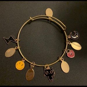 Charm bracelet